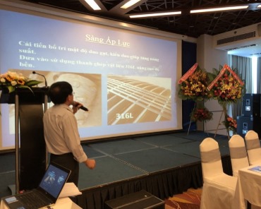 Duc Toan thuyết trình tại hội nghị VPPA